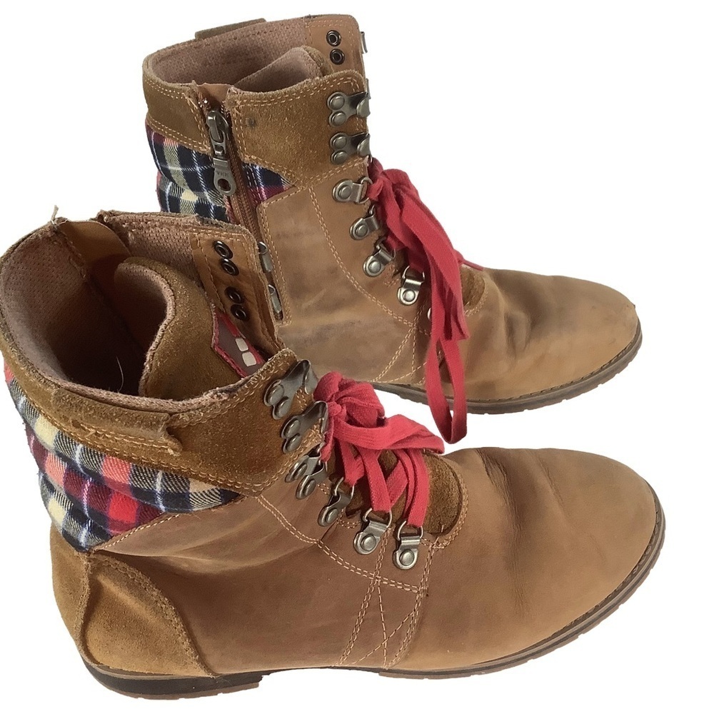 Columbia’s Twenty Third Avenue Plaid Lined Suede Hiking Boots Women’s Size 9.5